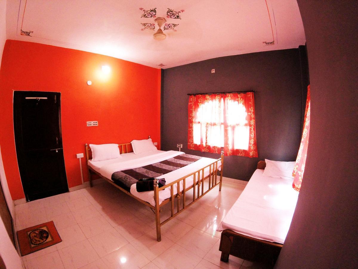 The Hostel Crawl อุเดเปอร์ ภายนอก รูปภาพ