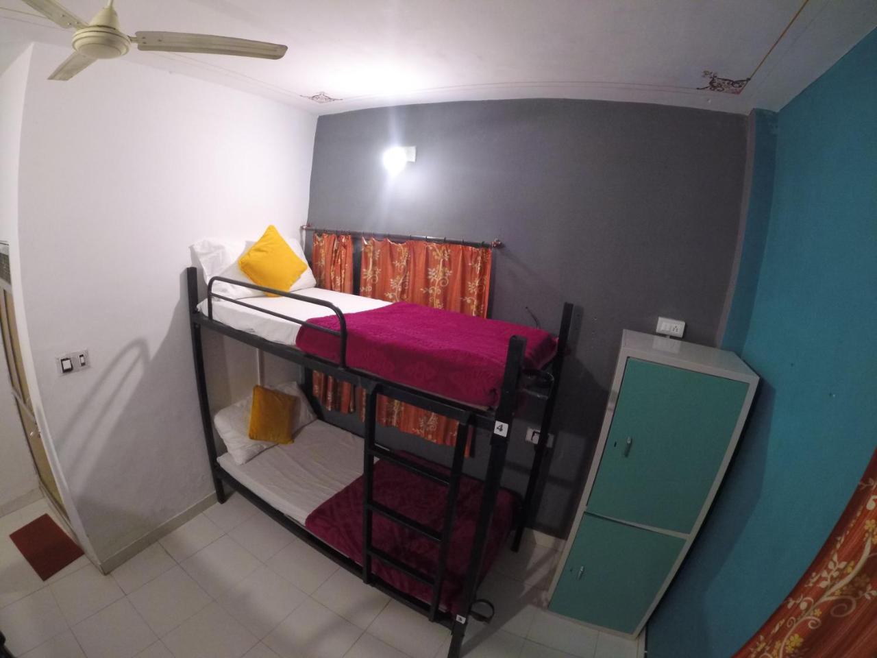 The Hostel Crawl อุเดเปอร์ ภายนอก รูปภาพ